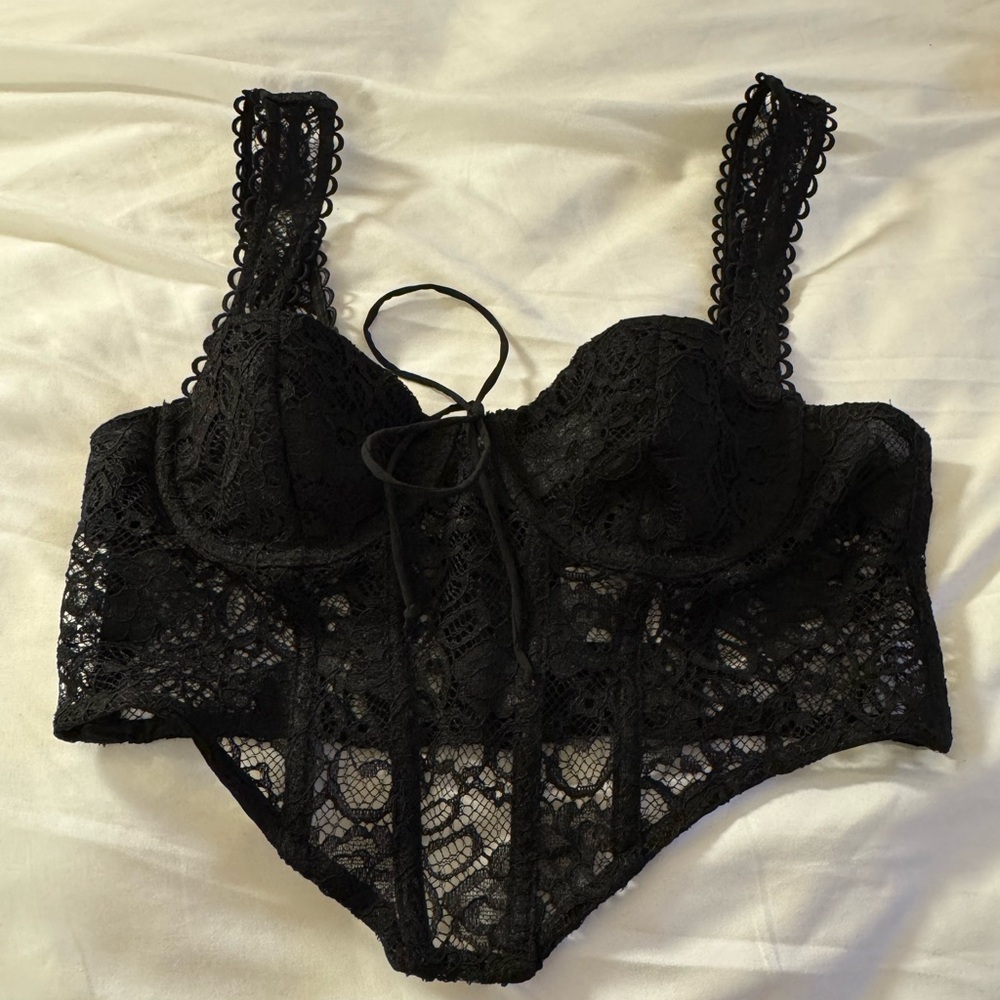 Elegant Black Lace Bustier